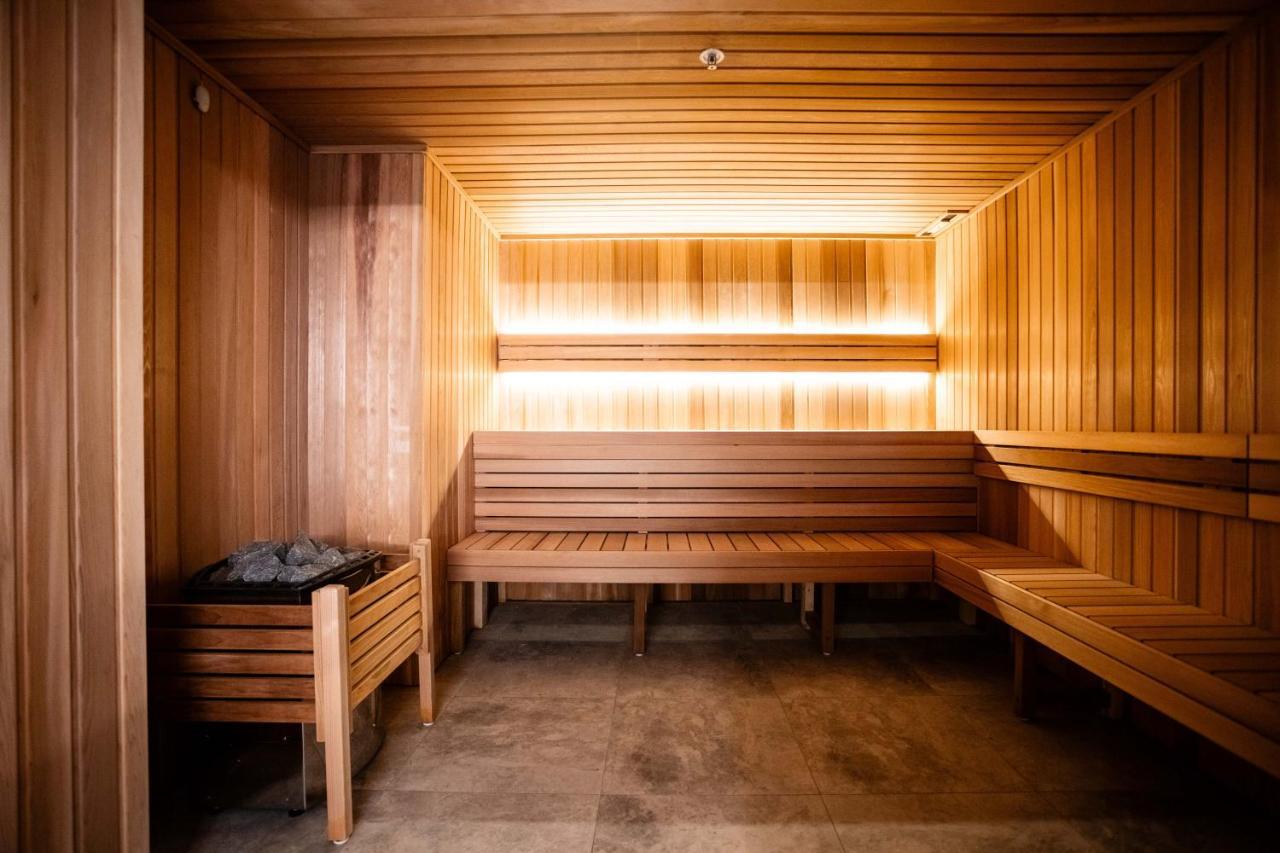 Meriton Suites Liverpool Exterior photo A Finnish sauna