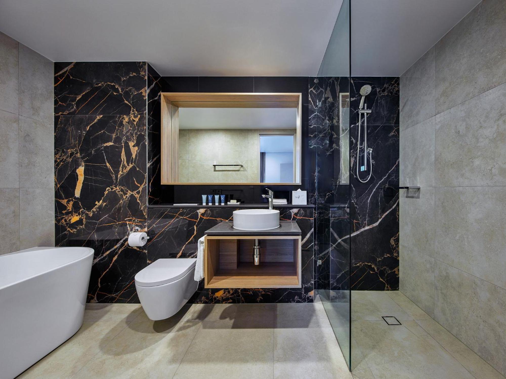 Meriton Suites Liverpool Exterior photo Bathroom