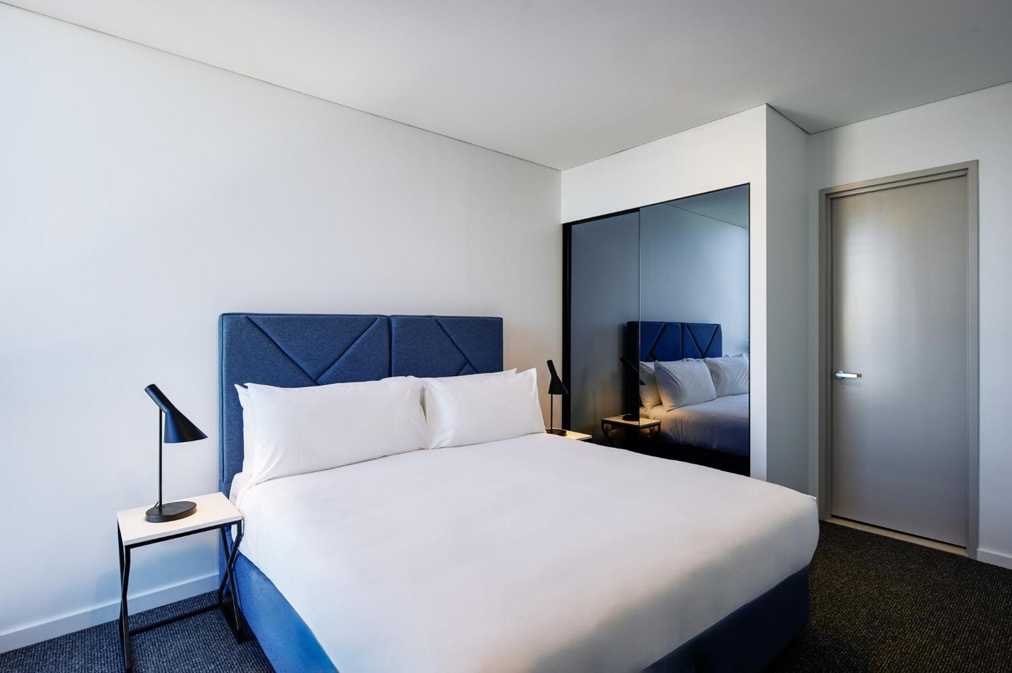 Meriton Suites Liverpool Exterior photo Bedroom