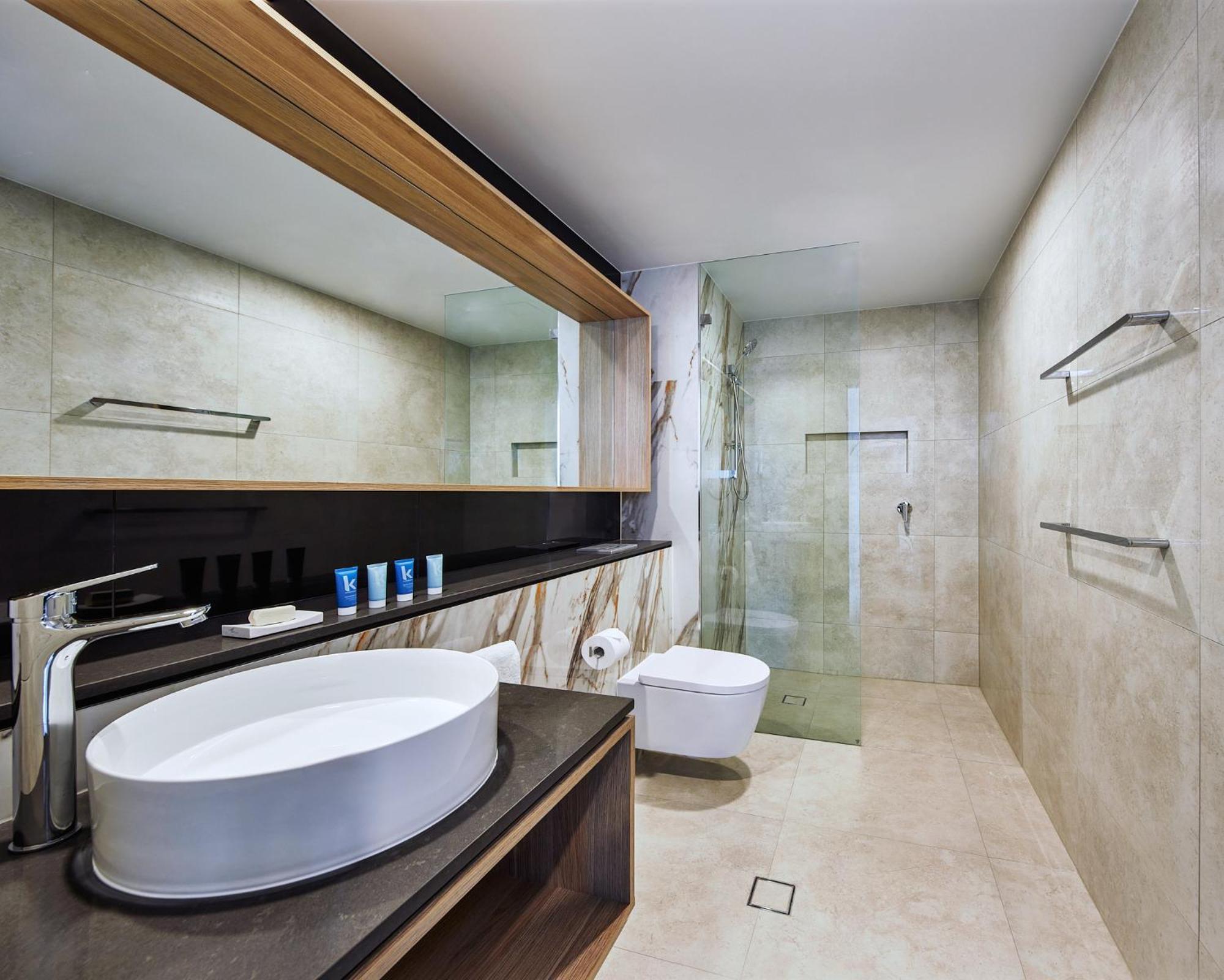 Meriton Suites Liverpool Exterior photo Bathroom