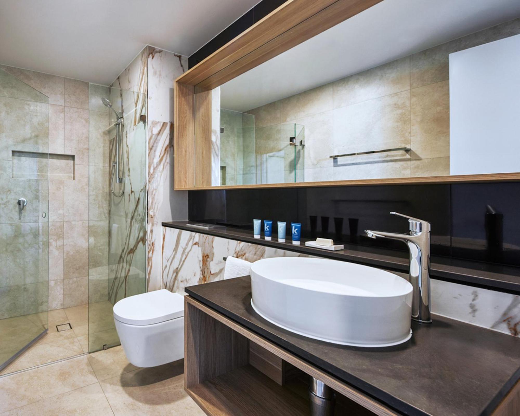 Meriton Suites Liverpool Exterior photo Bathroom