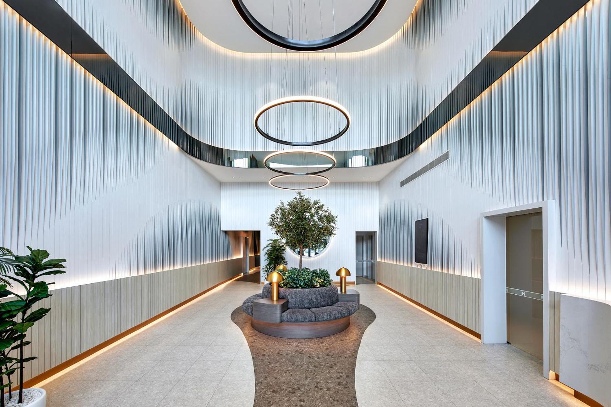 Meriton Suites Liverpool Exterior photo The lobby of the hotel