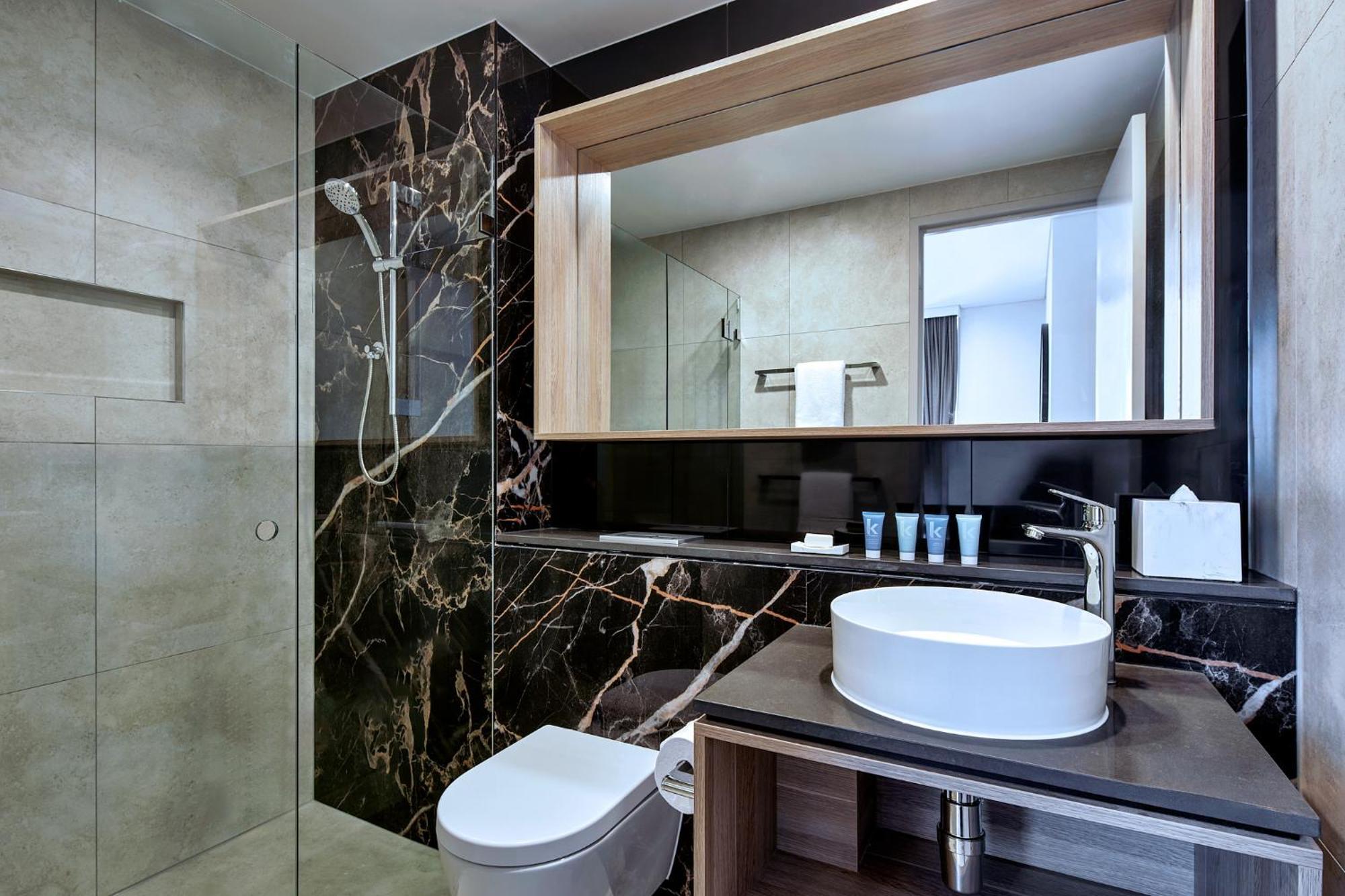 Meriton Suites Liverpool Exterior photo Bathroom