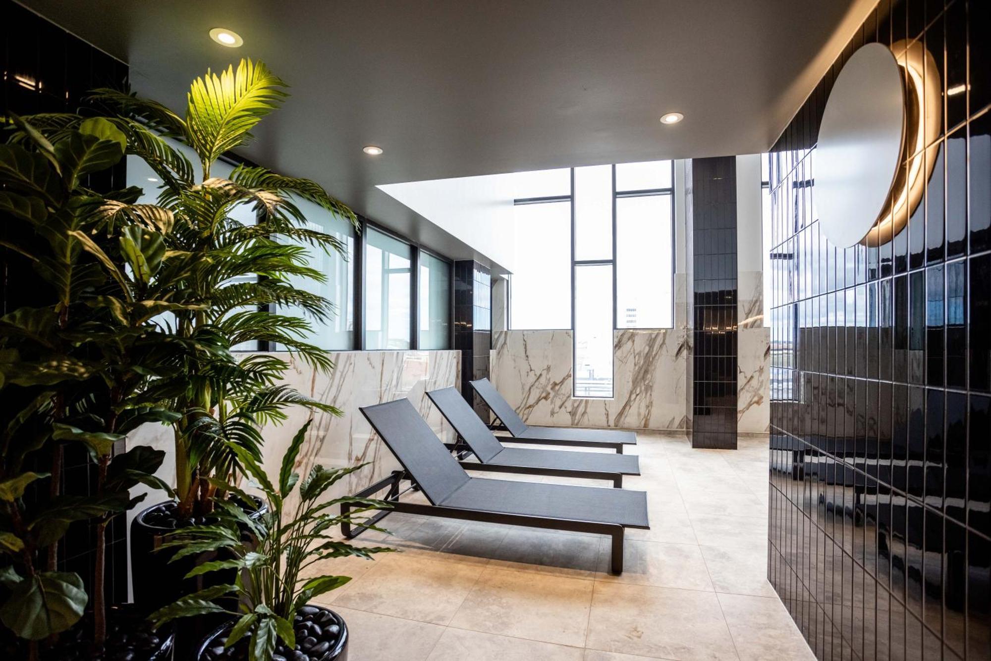 Meriton Suites Liverpool Exterior photo The spa at The Standard London
