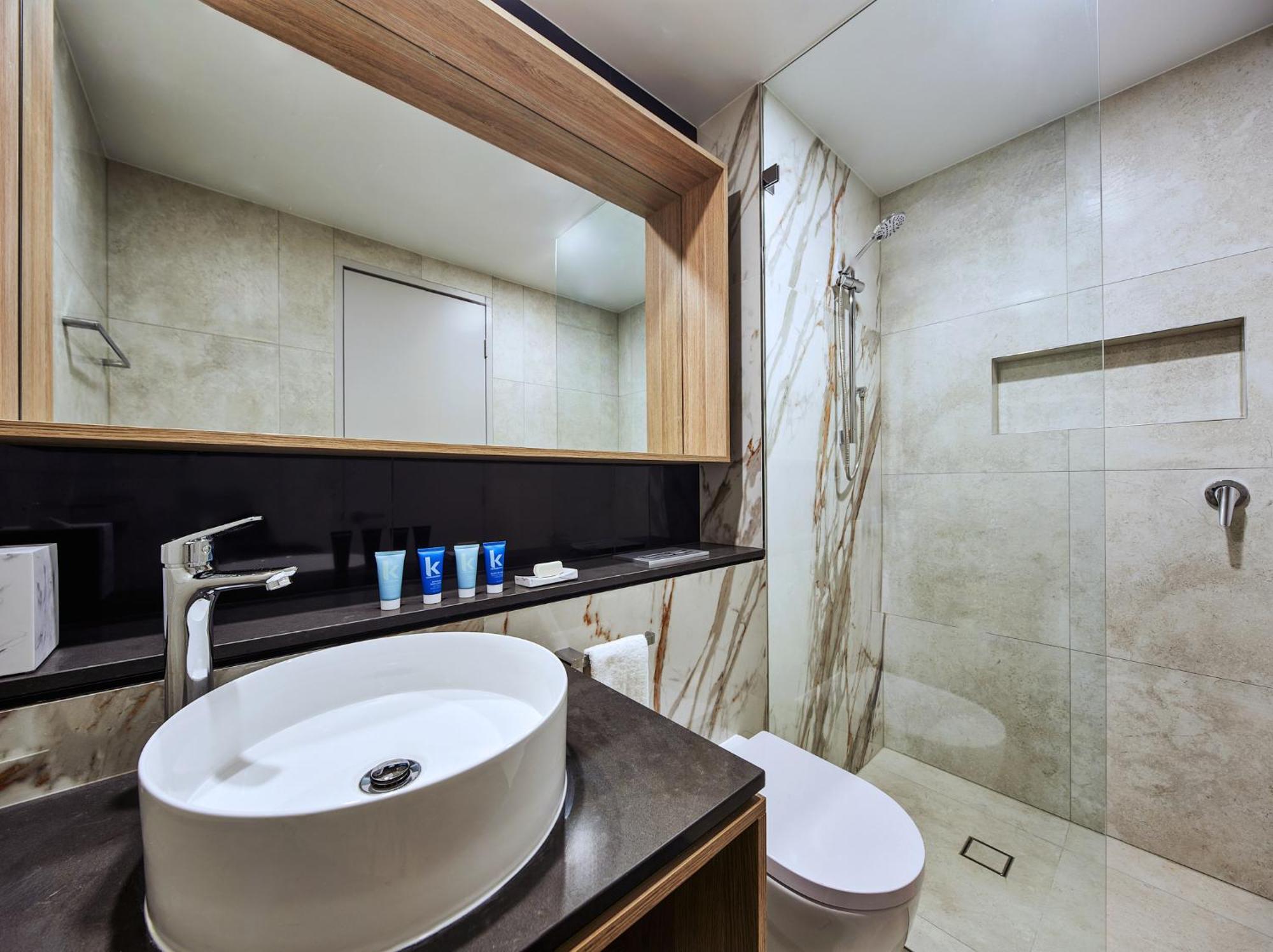 Meriton Suites Liverpool Exterior photo Bathroom
