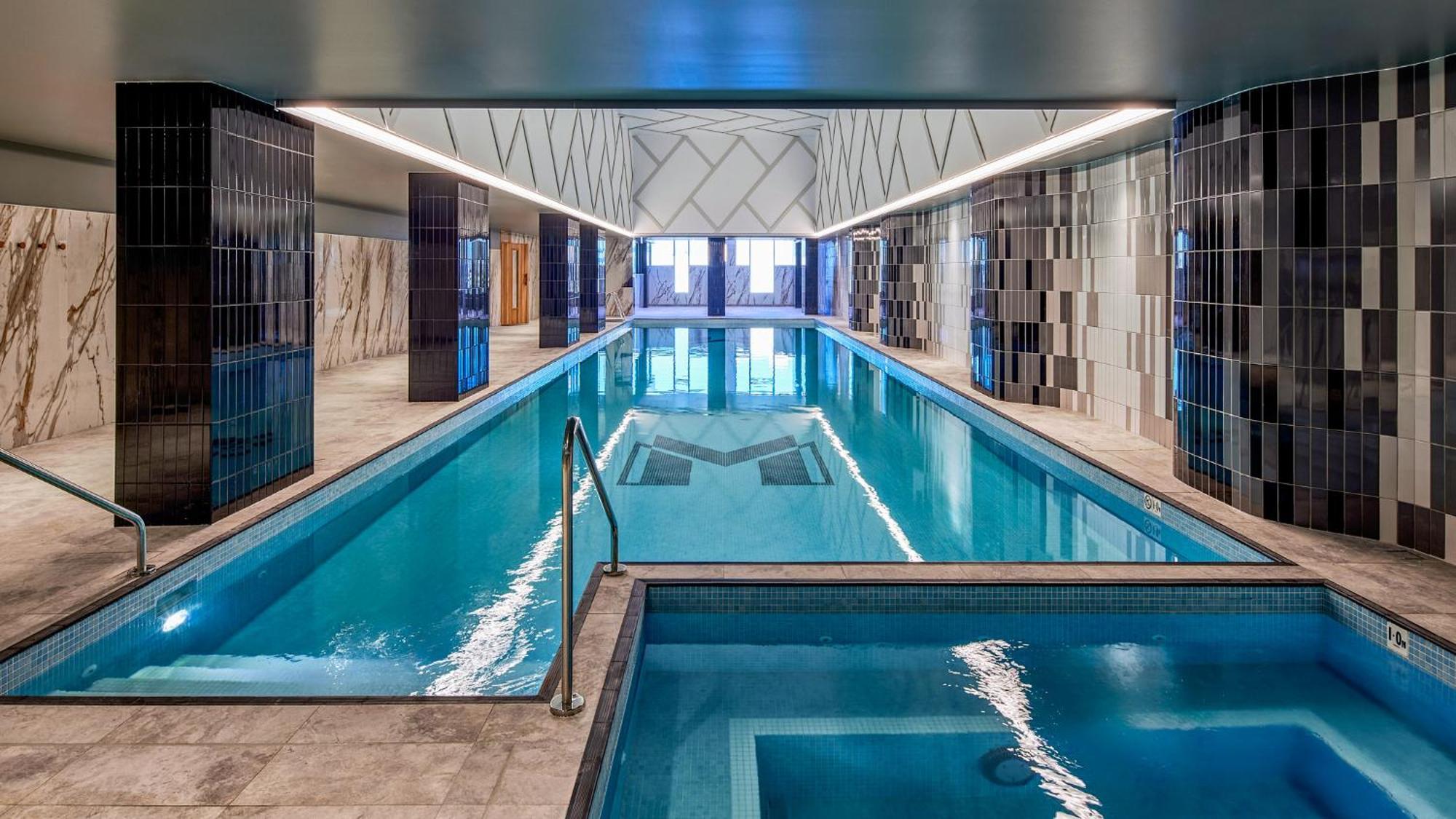 Meriton Suites Liverpool Exterior photo The pool at the Mandarin Oriental